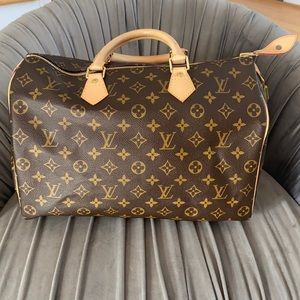 Louis Vuitton Monogram Canvas 35 Speedy Pristine Condition